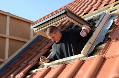 Pose de fenêtres de toit Velux à Auragne